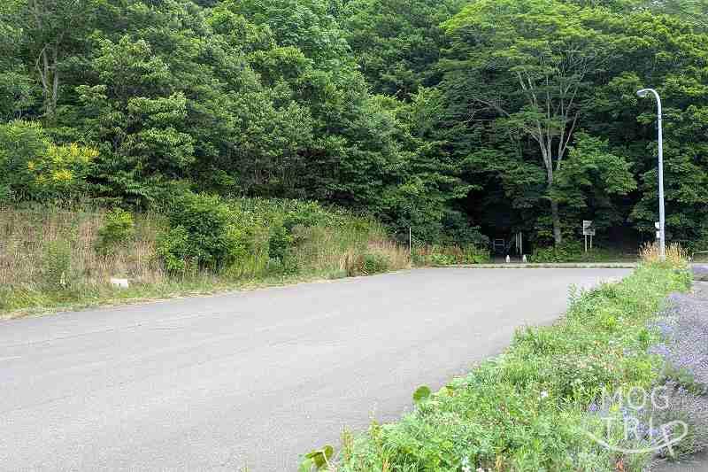 馬追の名水「駐車場」