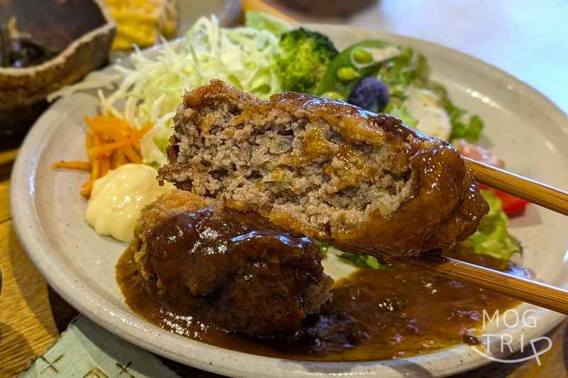 カフェ木蓮の「メンチカツ定食」