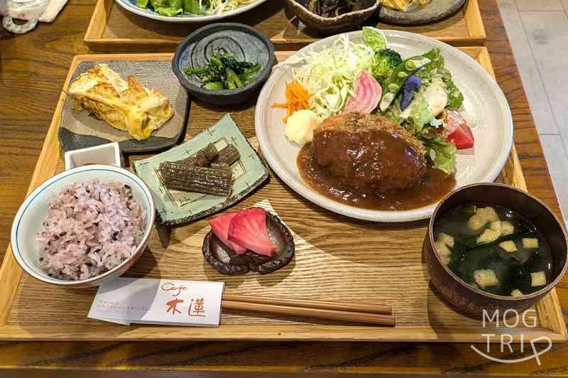 カフェ木蓮の「メンチカツ定食」