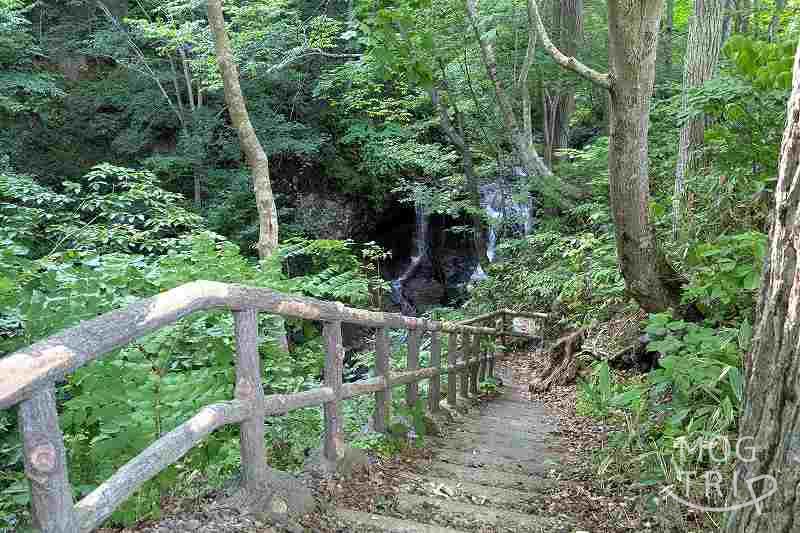 平和の滝「階段」