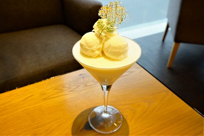 カフェノイモンドの 白いパフェ 1,400円