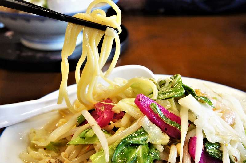 ちゃんぽん一鶴のモチモチの太麺