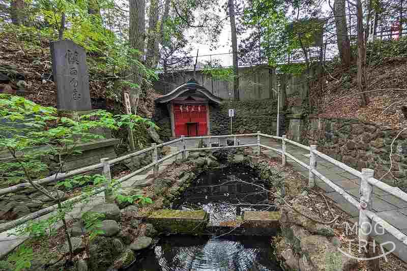 白石神社の湧き水