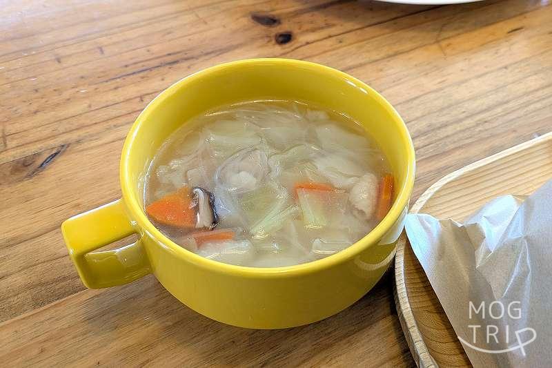 チキンペッカーの「鶏肉と根菜の塩麹スープ」