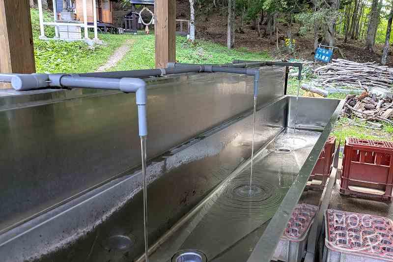 豊滝龍神の水の全景