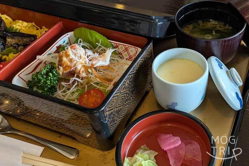 小樽貴賓館の「カニのサラダと茶わん蒸し」