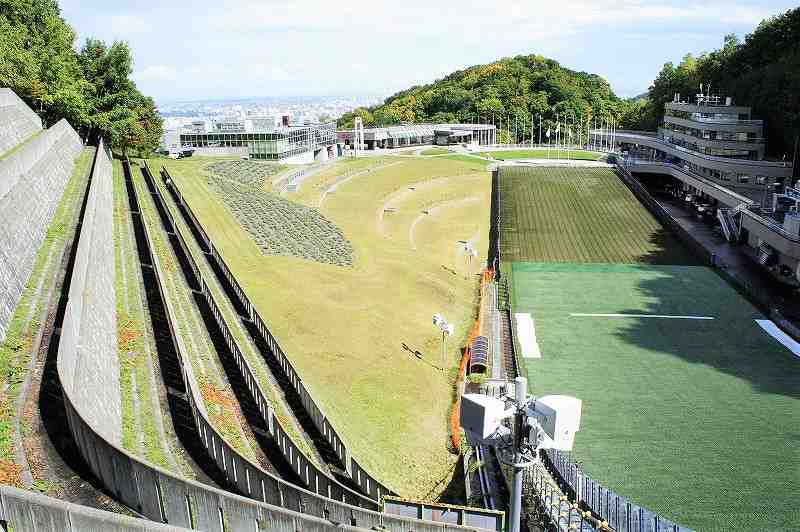 観覧席からみた大倉山シャンツェ