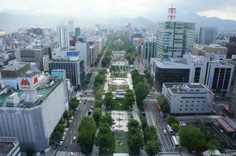 さっぽろテレビ塔　展望台からみた大通公園