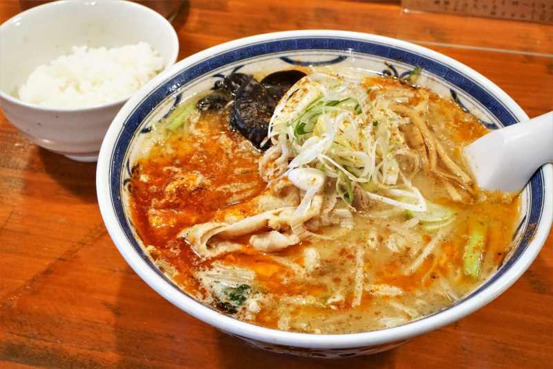 ハナウタ　薬膳味噌ラーメン