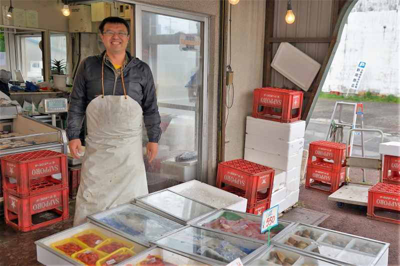 新岡商店の新岡崇さん