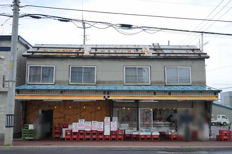 新岡商店の店舗外観