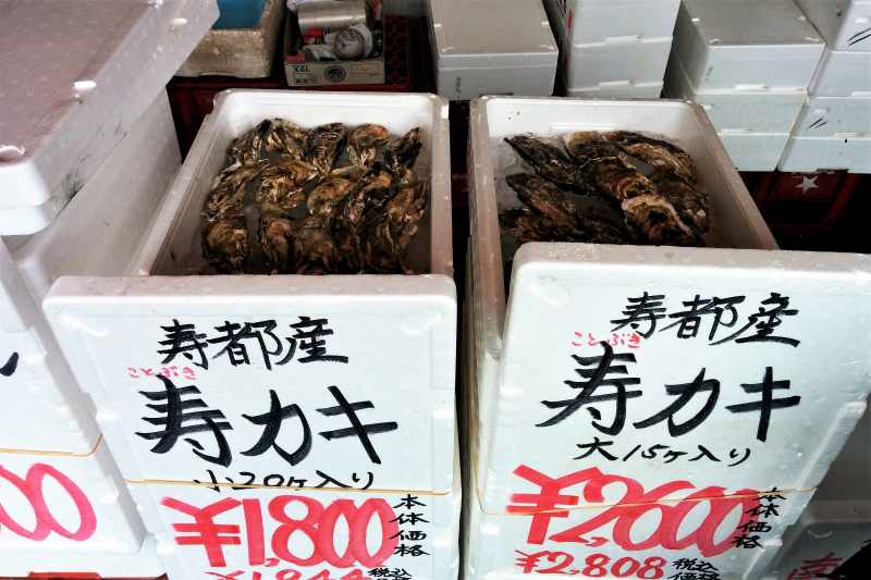 新岡商店の箱売りの牡蠣