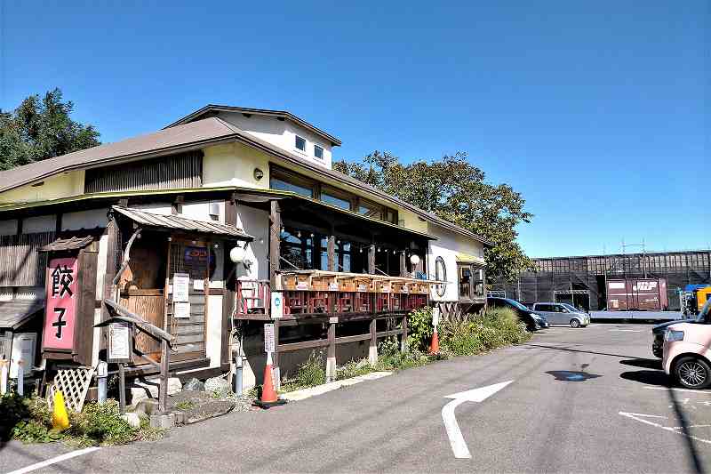 あおぞら銭函3丁めの外観と駐車場