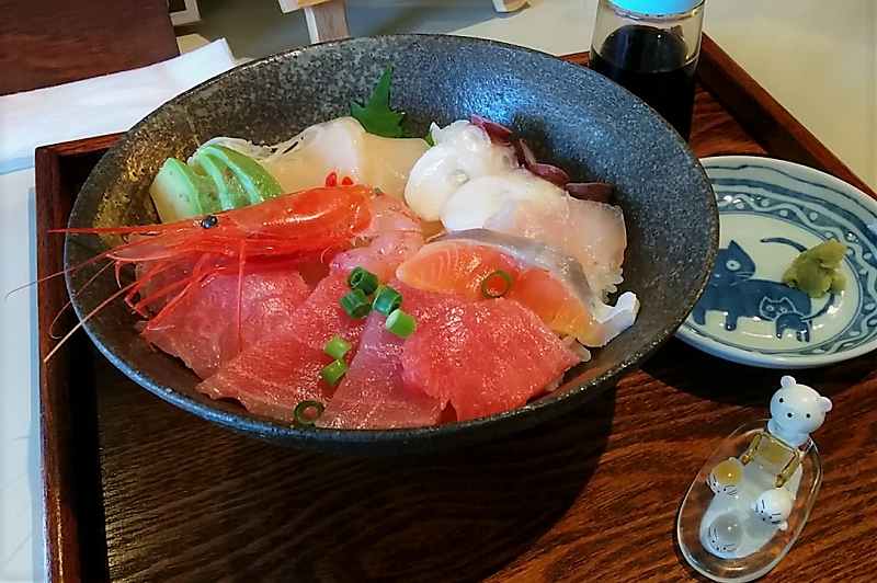 シロクマ食堂の本マグロの海鮮丼