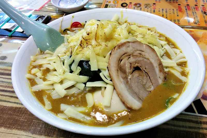 味の大王の チーズカレーラーメン