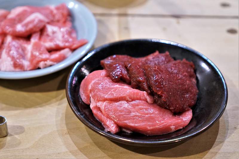 生ラムジンギスカン山小屋のシカ肉のジンギスカン