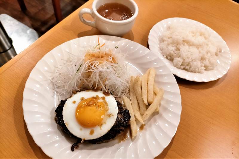 クラーク亭のエッグハンバーグ定食