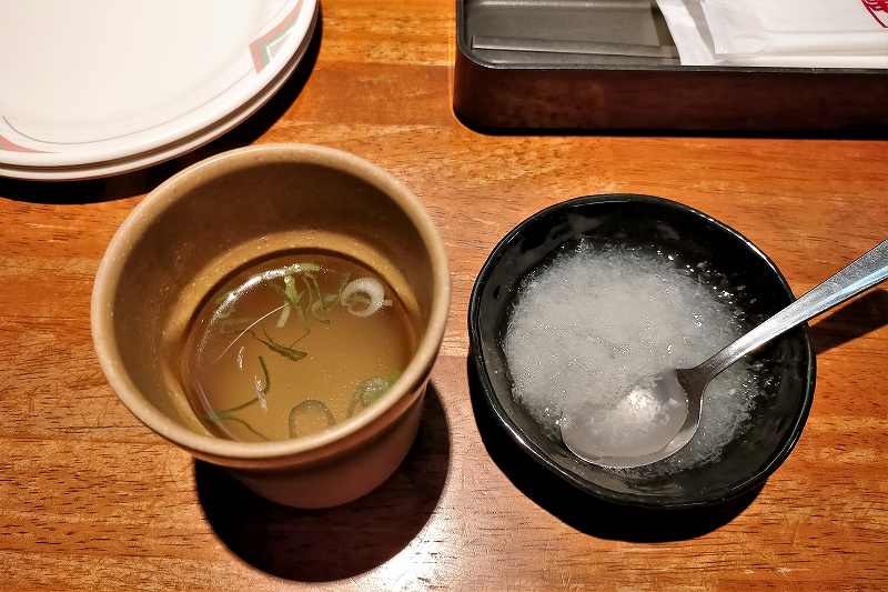 串鳥の鶏ガラスープと大根おろし