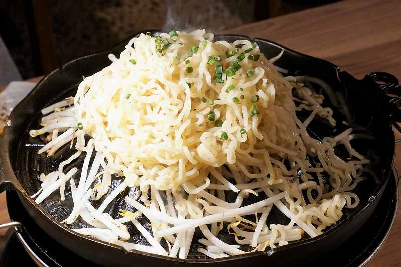 北海道ジンギスカン蝦夷屋の焼きラーメン