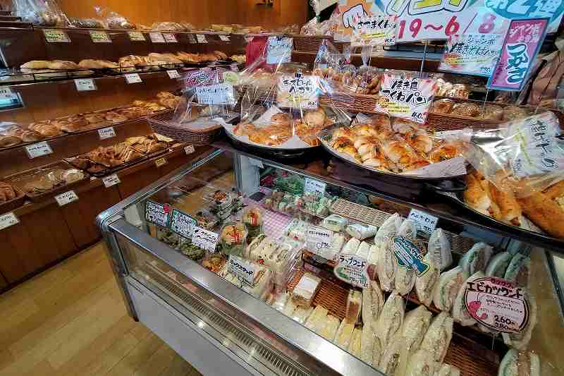 どんぐり本店の店内