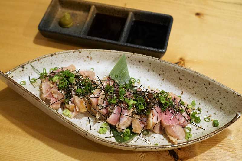 大衆酒場有頂天　もも肉のたたき