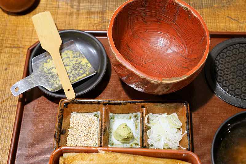 日本橋玉ゐ本店　穴子の薬味