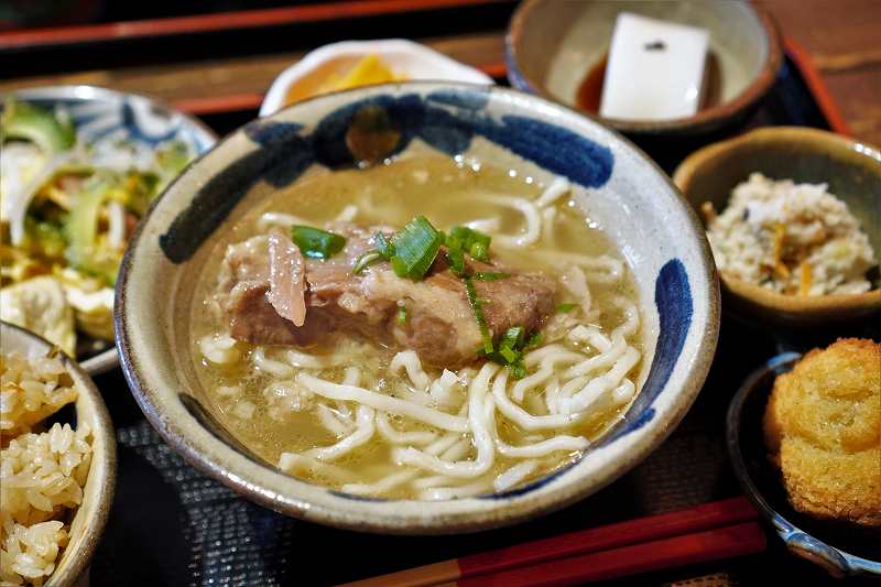 もいわ太陽食堂　ソーキそば