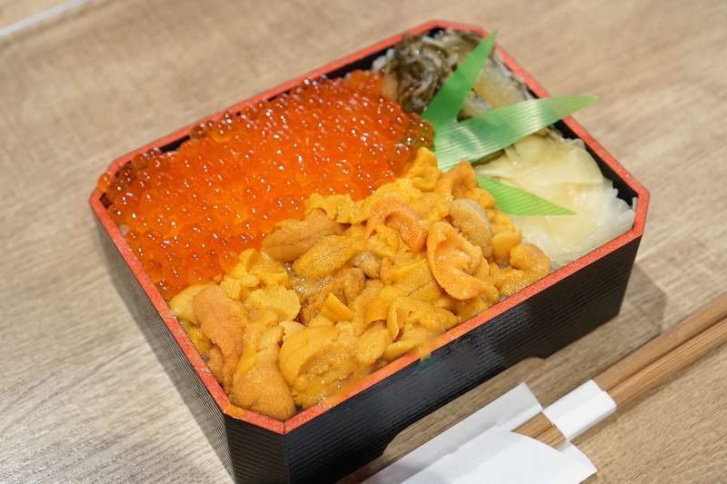 島の人ゲートラウンジ店　獲れたて生うにいくら弁当