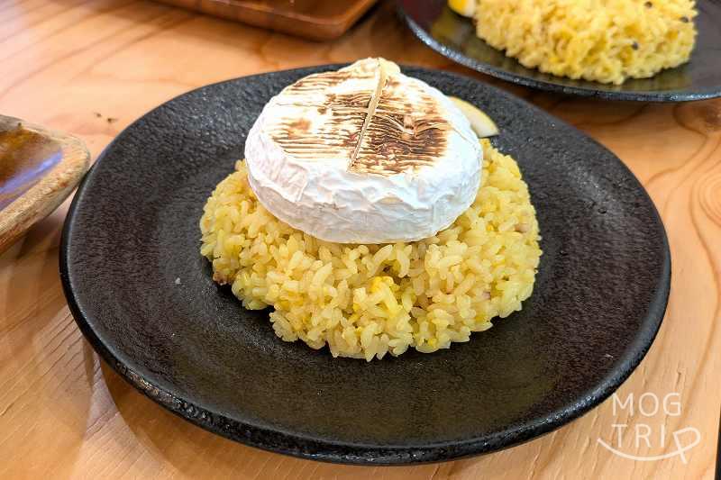 ガラク本店の「GARAKUスペシャル まるまる北海道カマンベールチーズ」