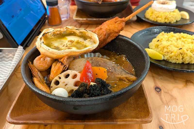 ガラク本店の「カニ甲羅チーズ焼きと大漁 港の恵み」