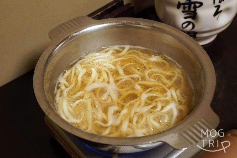 札幌「氷雪の門」〆のうどん