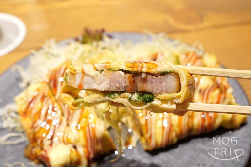 鉄板焼みつい とんぺい焼きの断面・サチク麦王