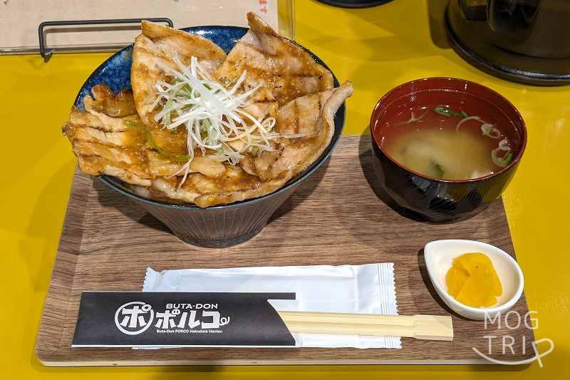 「豚丼ポルコ札幌北13条店」豚丼札幌ピリ辛味噌