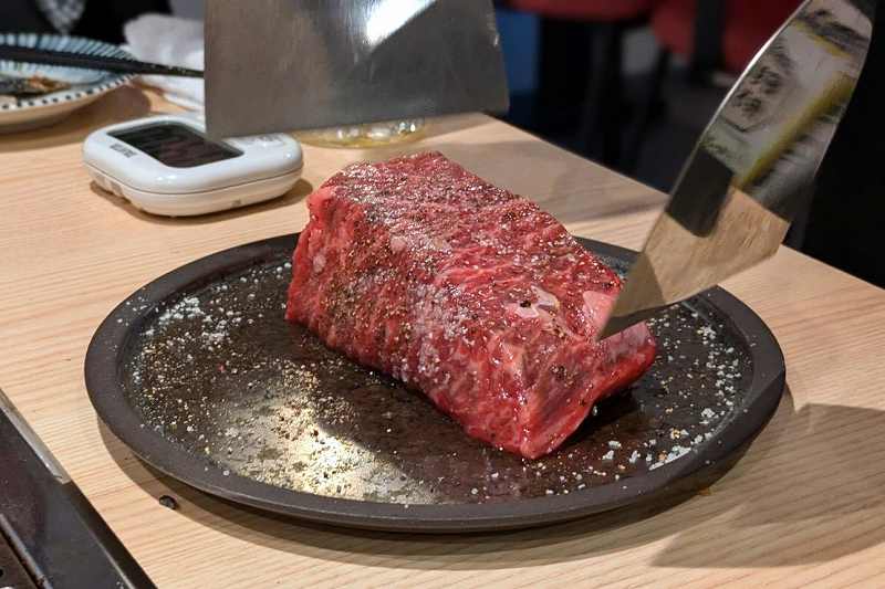 北海道×鉄板 てっぱちの「道産和牛のロックステーキ」