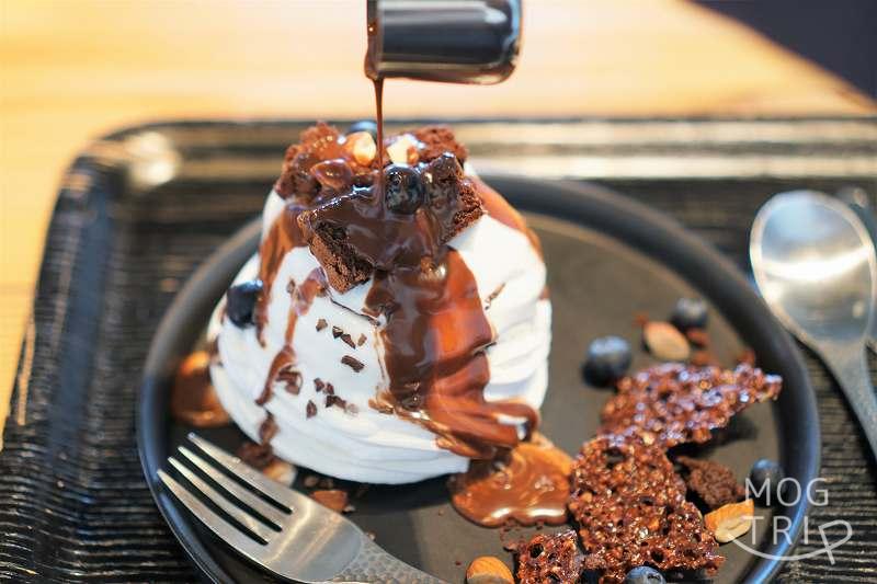 コレットの「チョコレートのパブロヴァパフェ」