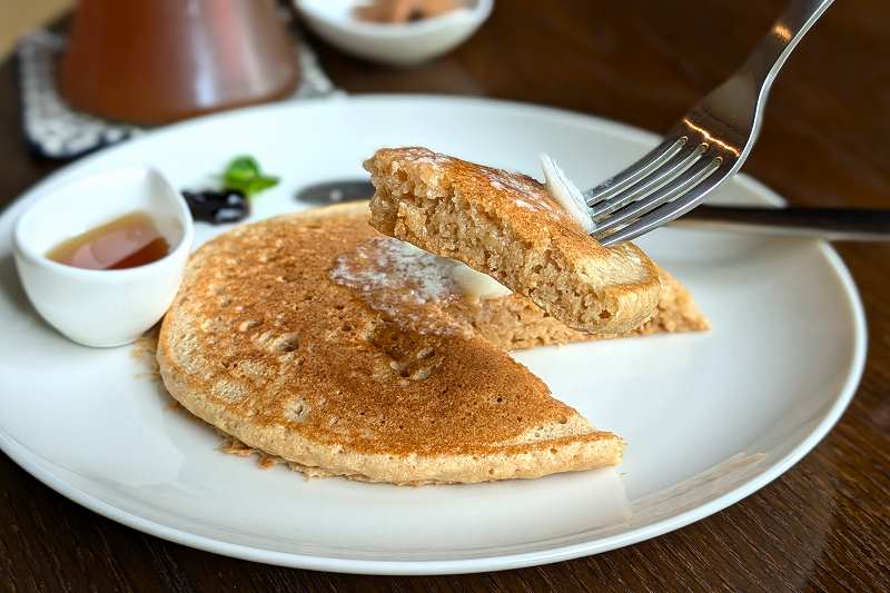 カフェ心麦の「古代小麦のホットケーキ」