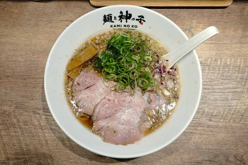 麵と神の子の「背脂醤油」