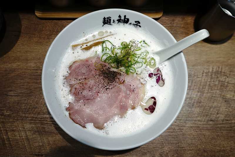 麵と神の子の「鶏塩白湯」