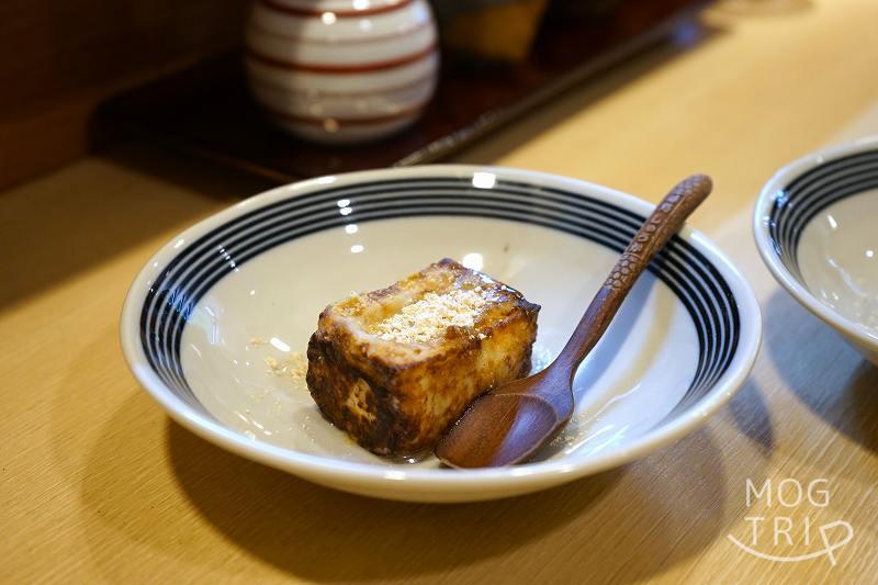 鰻のしゅうかの「ゴマ豆腐」