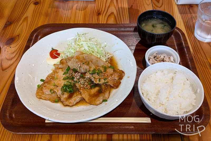 ひこま豚食堂ブーデリの「究極の生姜焼き定食」