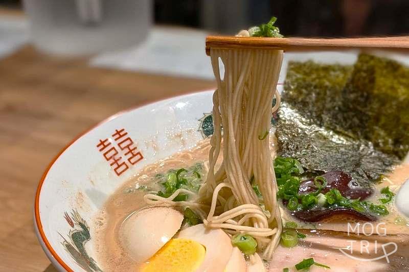 豚骨拉麵大河の「極細ストレート麺」