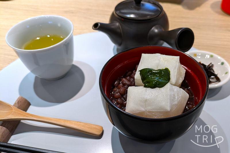 日本茶カフェ茶楽逢の「ぜんざいとお茶セット」