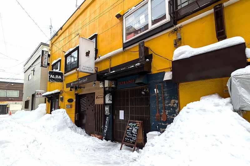 路地裏スパイスカレーてとらぽっとの「建物外観」