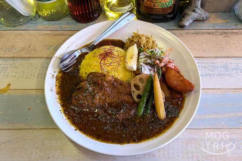 路地裏スパイスカリーてとらぽっとの「辛い豚カレー」