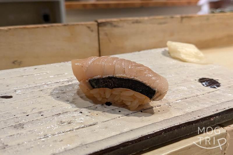 寿司・肴匠くりやの「サワラ」