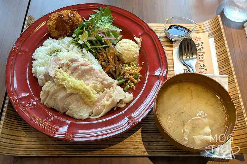 カフェ甚兵衛の「ジンジャーチキンライスプレート」