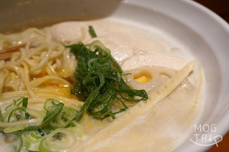 ラーメンルームテンロウの「姫竹・レンコン・鶏チャーシュー」