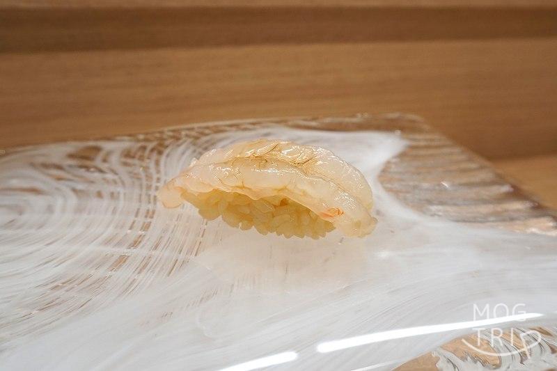 鮨処暁の「ボタン海老」