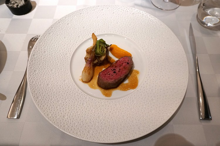 ラブリックの肉料理「白老和牛ランプ」