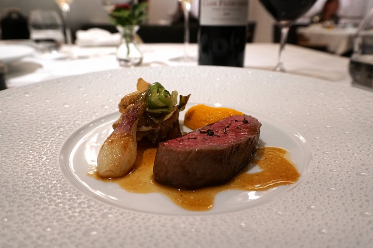ラブリックの肉料理「白老和牛ランプ」